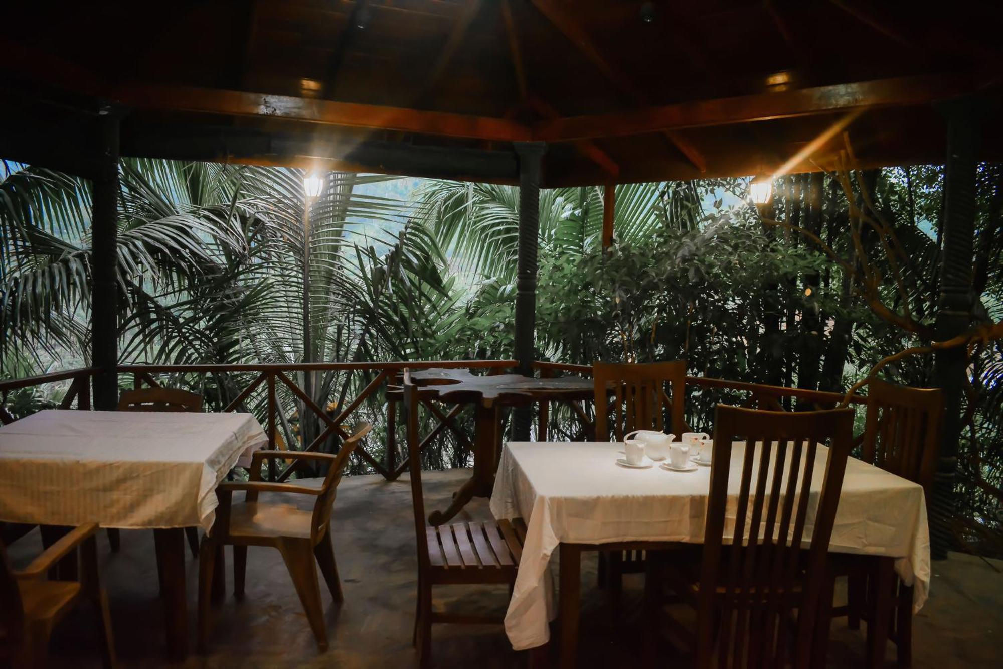 Sinharaja Rest Hotel Deniyaya Exterior photo